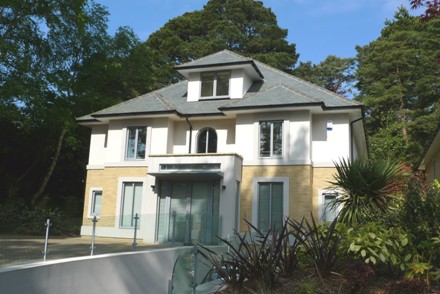  Substantial Luxury Detached House Within Short Walk of Poole Harbour